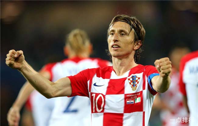 豪宅风波后，全红婵带伤赴新疆滑雪，再次陷入争议，樊振东说对了