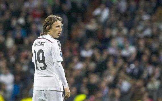 顶着防守也能进，这是神？