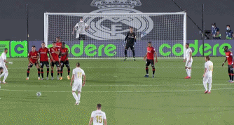 老将强硬打成2+1，全队振奋