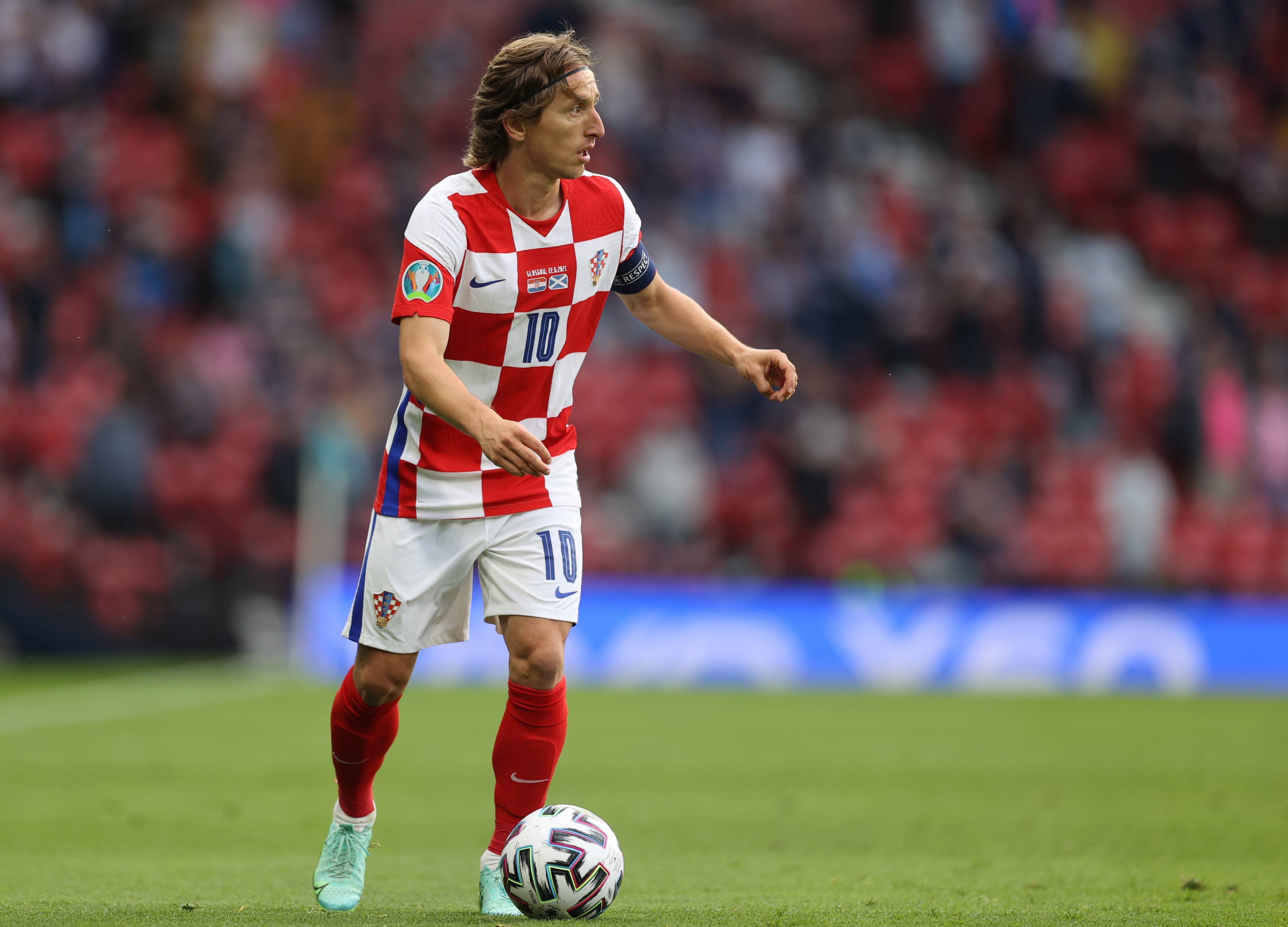 记者：孔蒂想回尤文，已经与基耶利尼进行初步接触