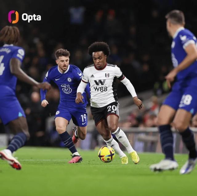 某队因违规遭重罚，官方回应惹争议